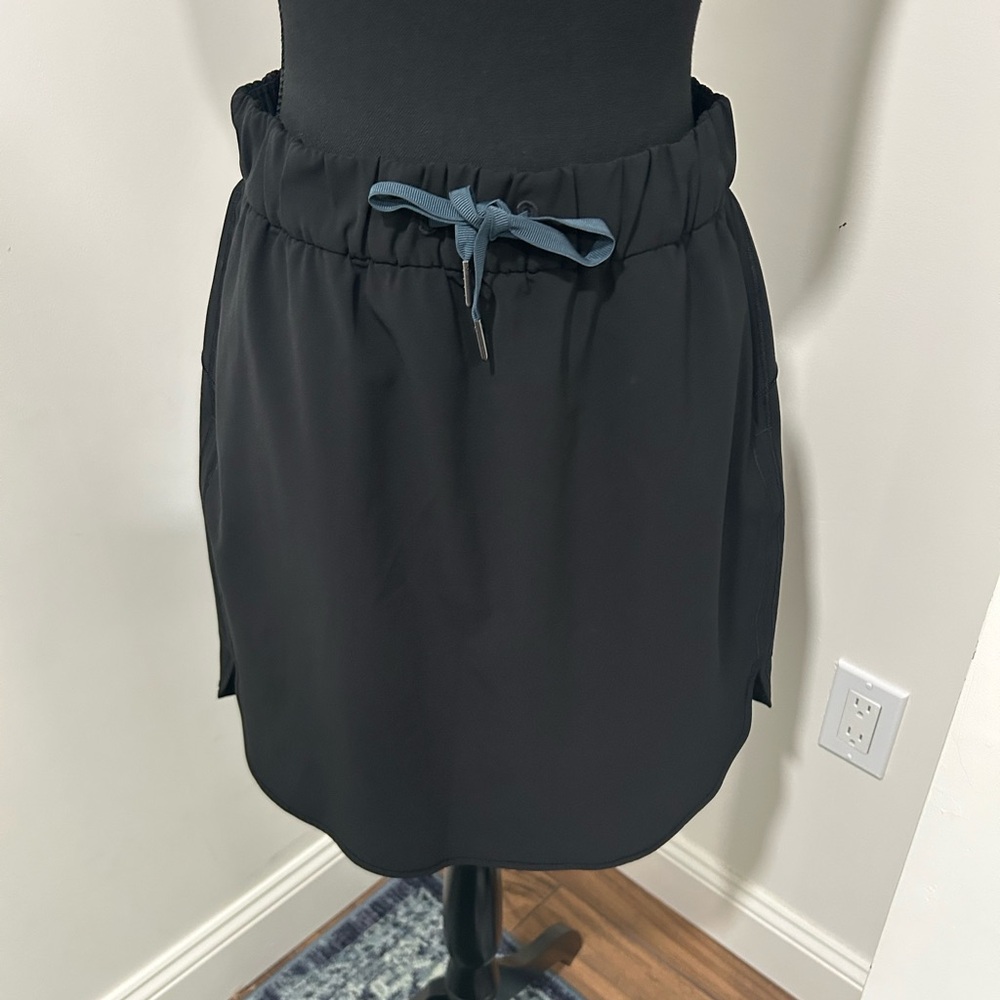 Lululemon Athletica Black on the Fly Skirt for Casual Wear size 8 - Picture 4 of 10